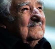 Uruguay’un Dönüşümü: José Mujica, Mutluluk ve Yeşil Enerji Devrimi Uruguay’un Dönüşümü: José Mujica, Mutluluk ve Yeşil Enerji Devrimi