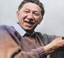 Maslow’un İhtiyaçlar Hiyerarşisi: Modern Uygulamalar ve Eleştirel Yaklaşımlar